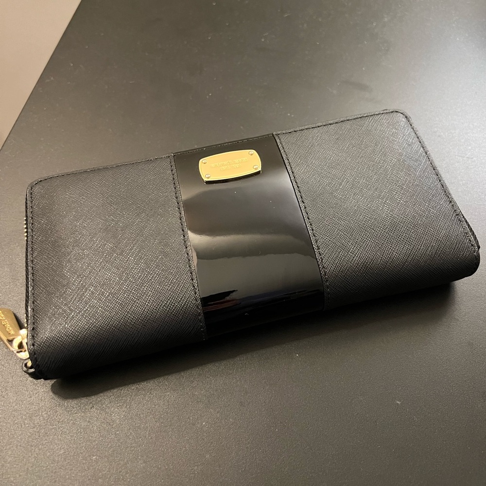 Black Michael Kors Wallet
